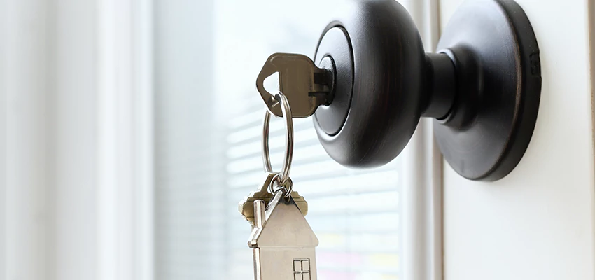 Bifold Door Knob Replacement in Pleasanton, California